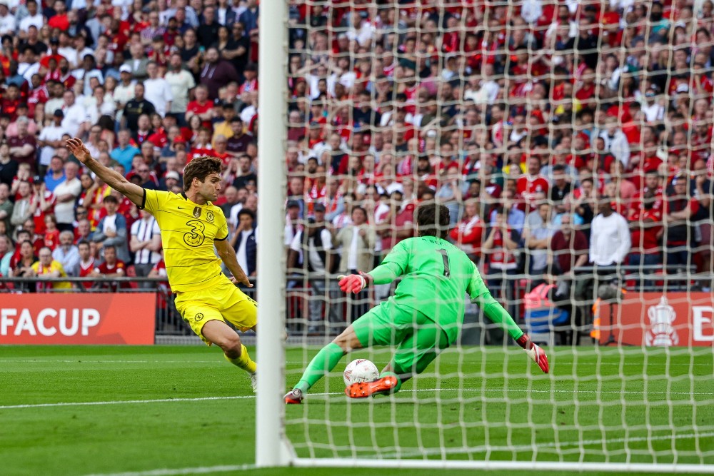 Маркос Алонсо против Алиссона