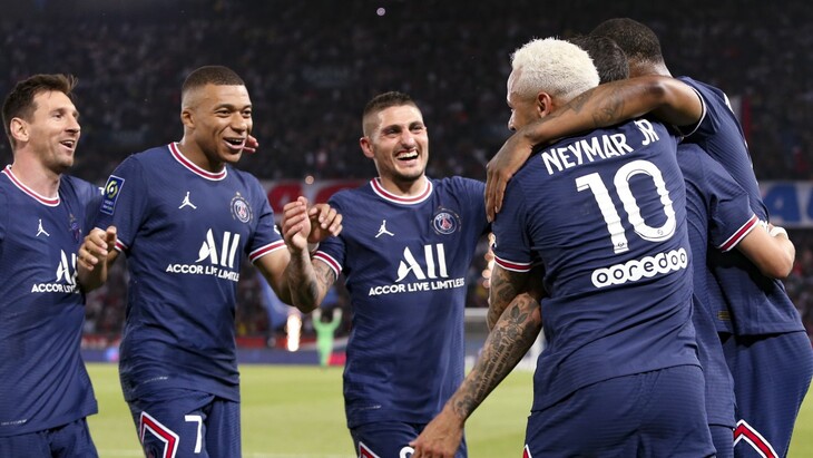 «Париж» празднует титул чемпиона Франции