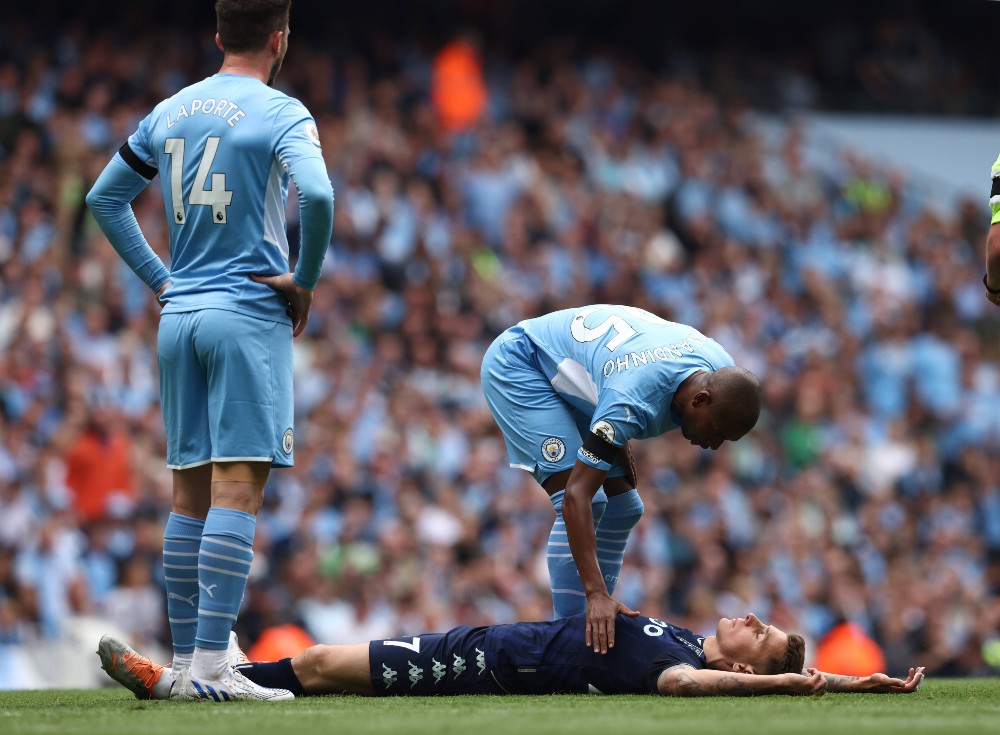 Люка Динь получает повреждение