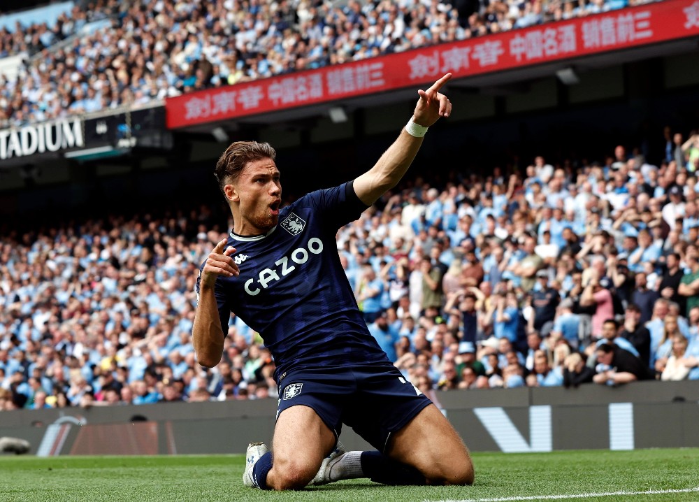 Кэш выводит Астон Виллу вперед