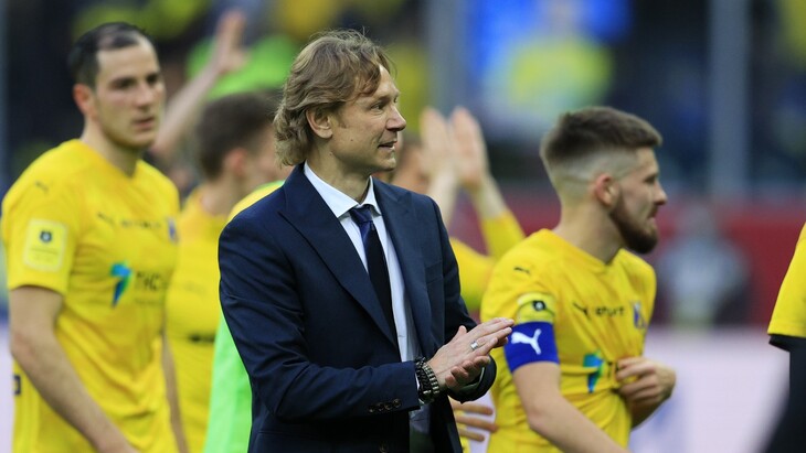 Валерий Карпин