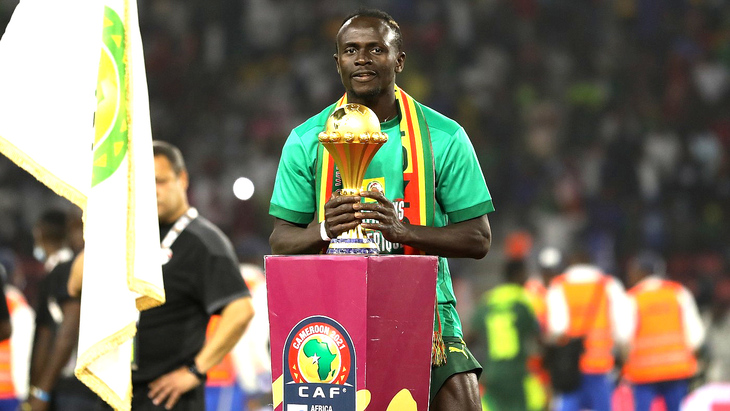 Садио Мане с Кубком африканских наций