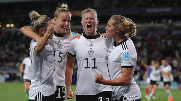 Футболистки сборной Германии