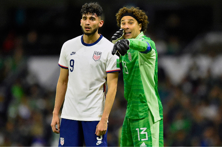 Гильермо Очоа в матче с США