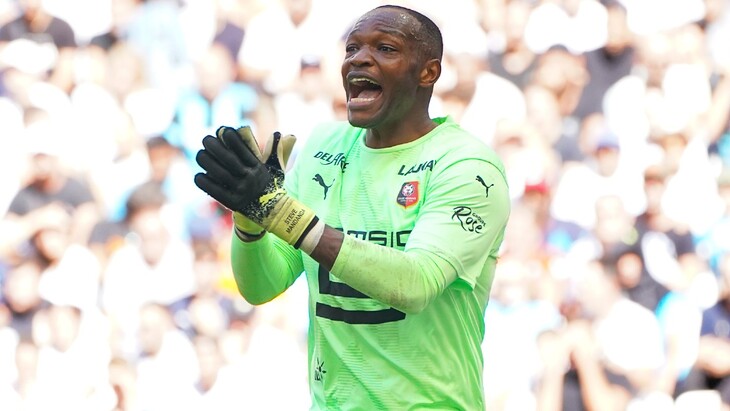 Стив Манданда