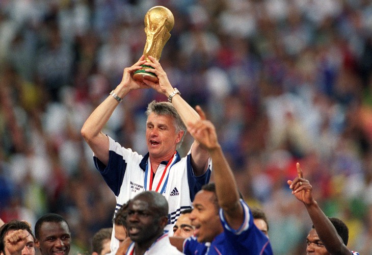 Главный тренер сборной Франции Жаке Эме с Кубком мира