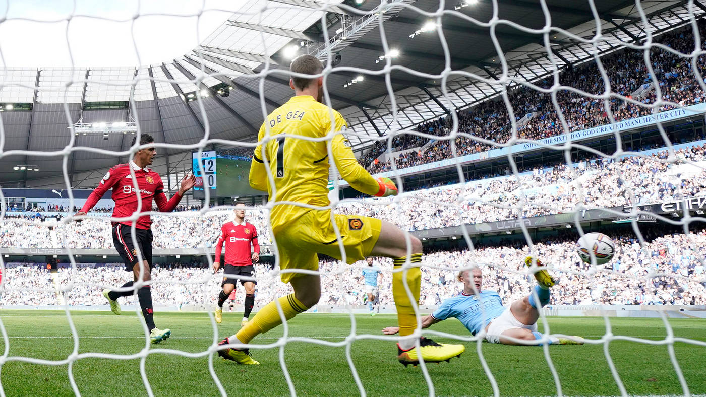 Через мгновение мяч окажется в воротах «МЮ»