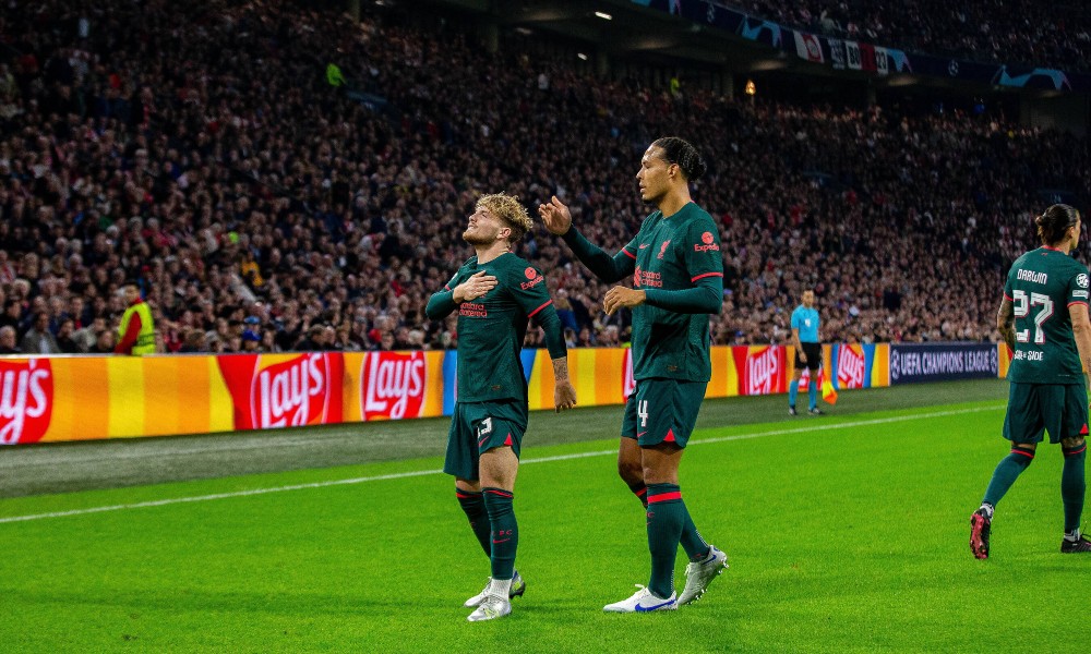 Эллиотт доводит счет до разгромного