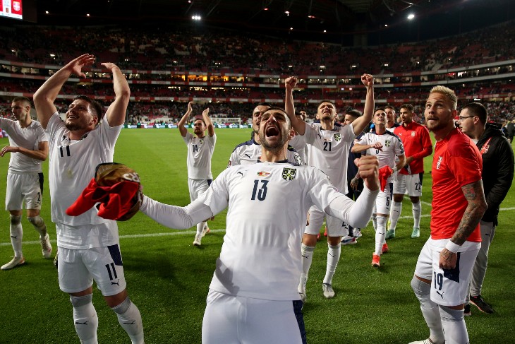 Сборная Сербии празднует выход на чемпионат мира