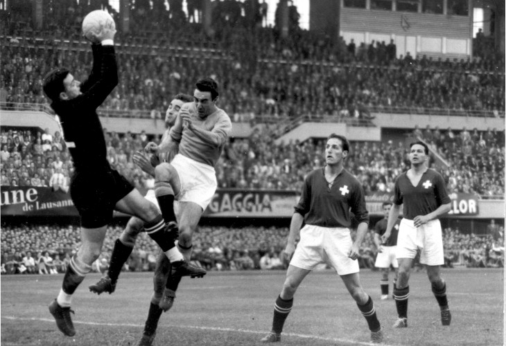 Фрагмент матча Швейцария — Италия на чемпионате мира 1954 года