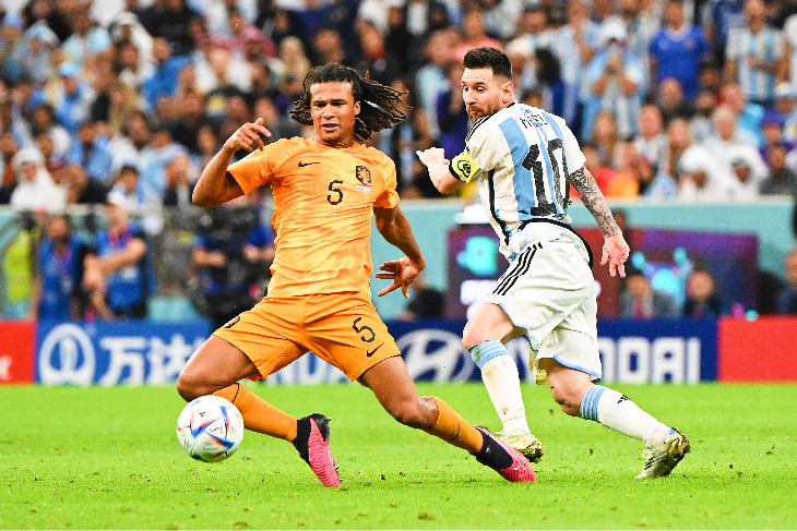 Паса Месси на Молину