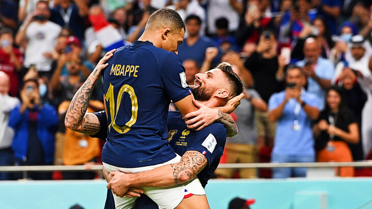 Оливье Жиру и Килиан Мбаппе сразу после гола в ворота сборной Польши в 1/8 финала ЧМ-2022 Оливье Жиру и Килиан Мбаппе сразу после гола в ворота сборной Польши в 1/8 финала ЧМ-2022