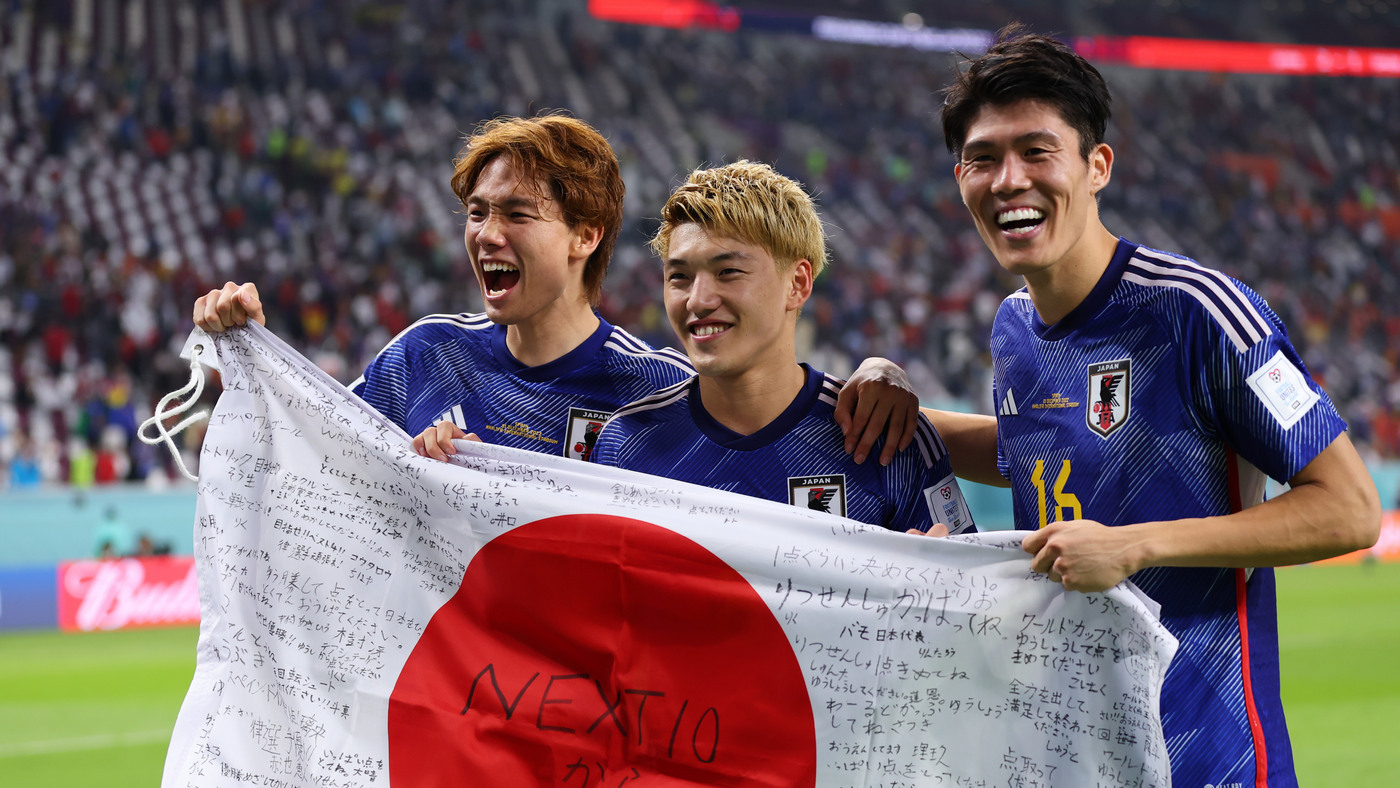 Рицу Доан (в центре) стал одним из героев Японии на ЧМ-2022