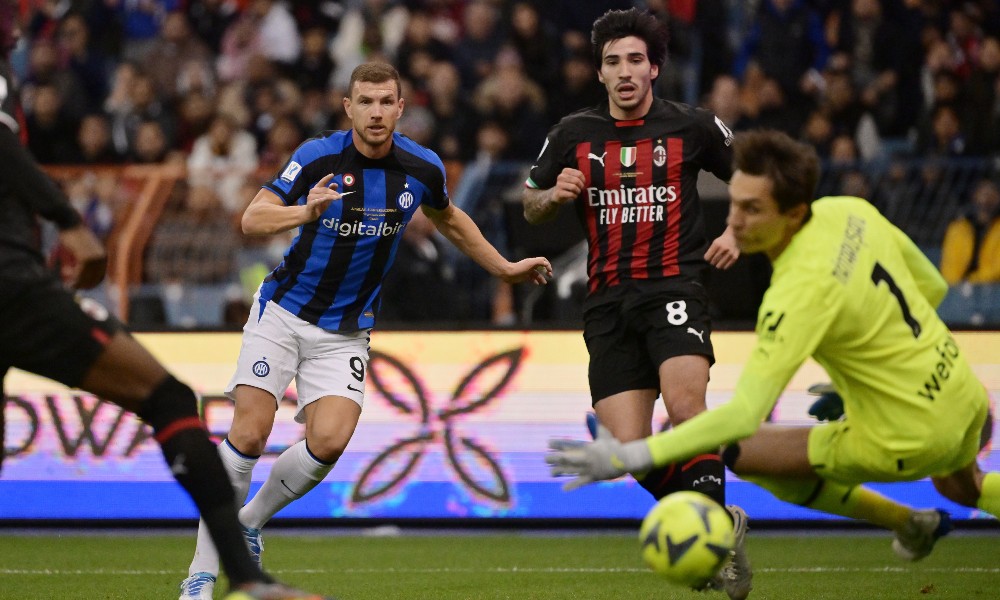 Джеко забивает второй гол в ворота Милана