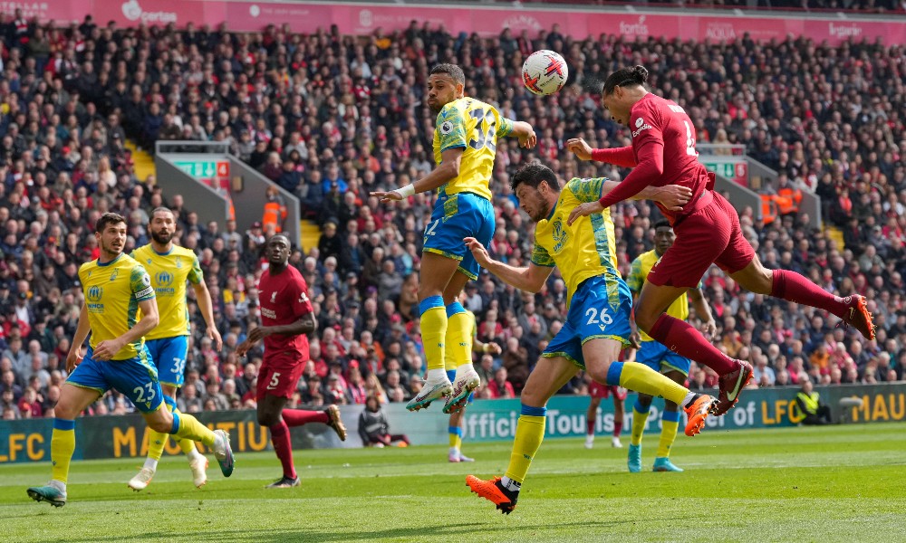 Фрагмент матча Ливерпуль — Ноттингем Форест