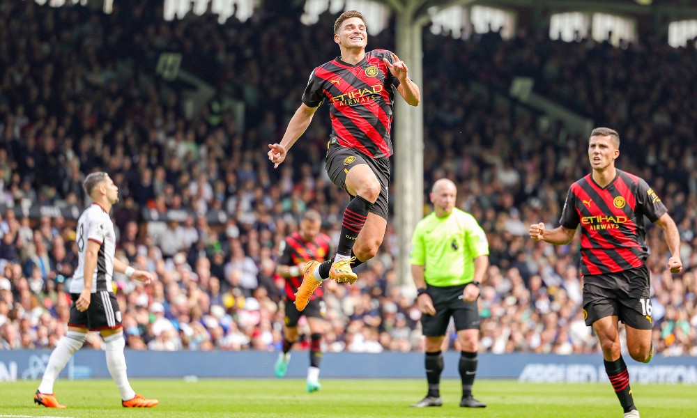 Альварес забивает второй гол в ворота Лено