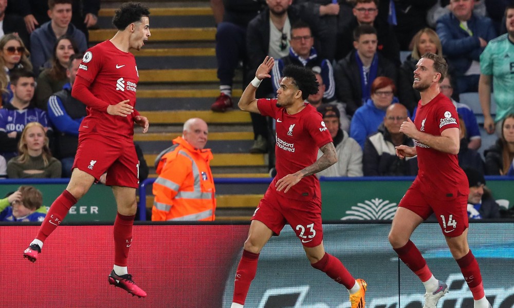 Джонс открывает счет