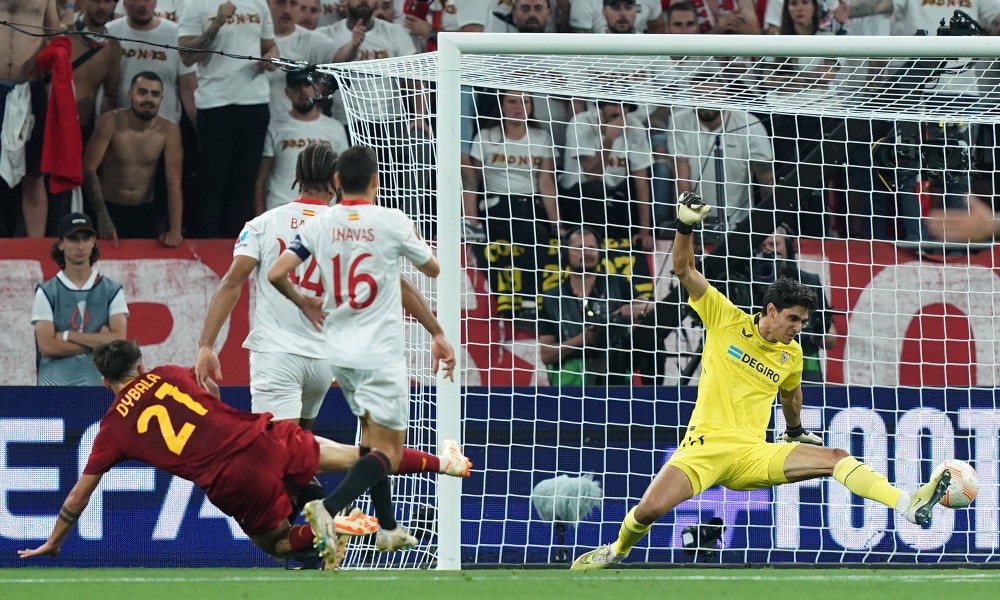 Дибала открывает счет