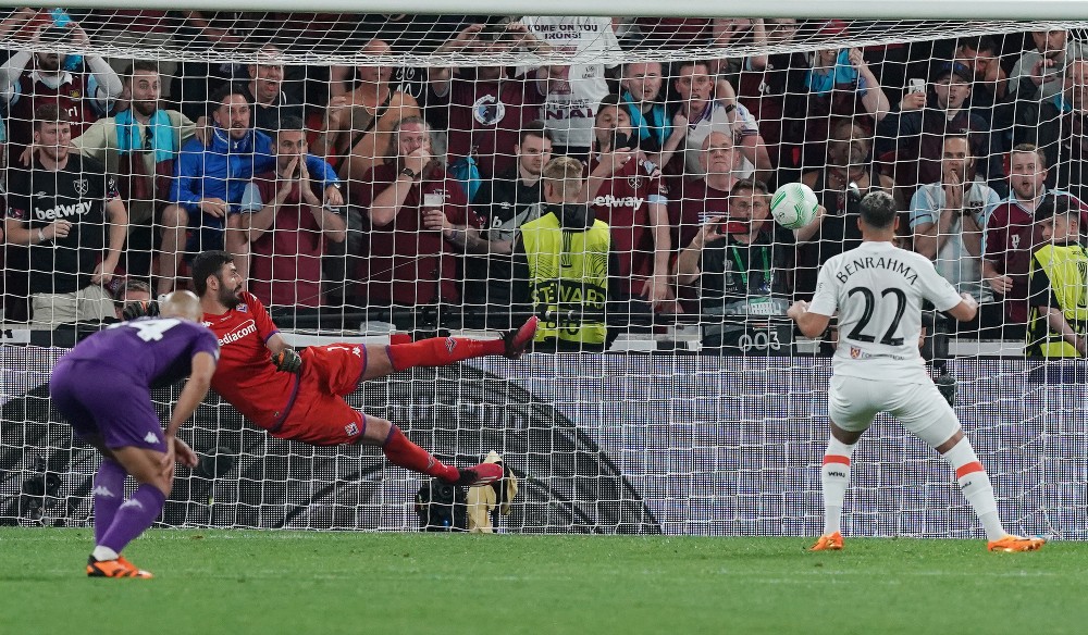 Бенрахма открывает счет с пенальти