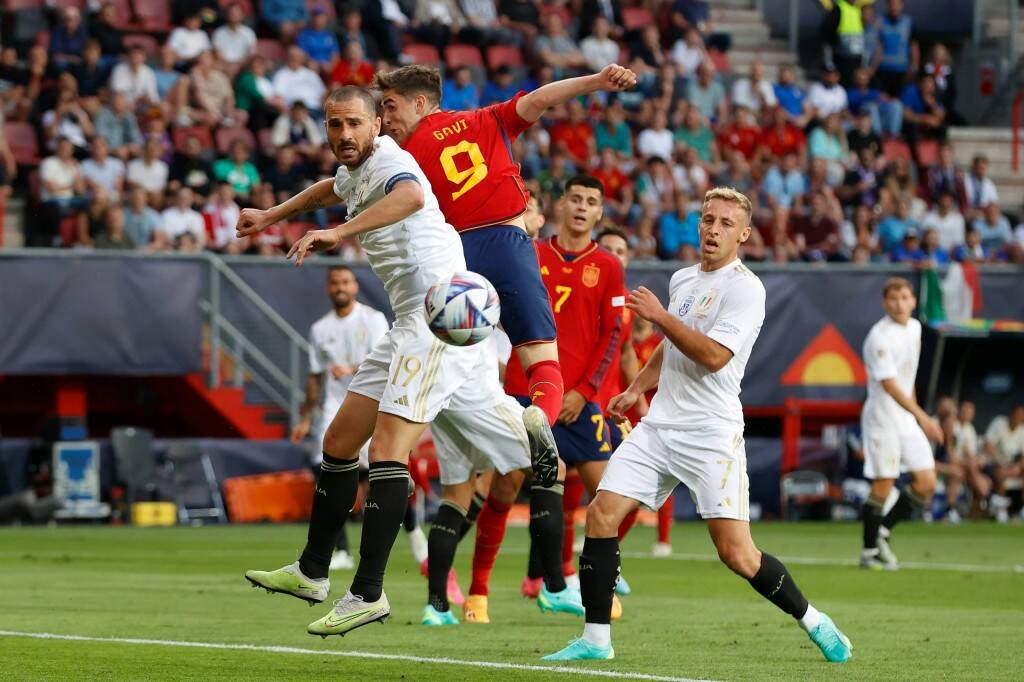 Фрагмент матча Испания — Италия