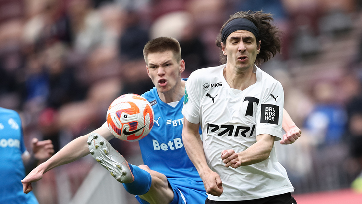 Илья Кухарчук (справа)