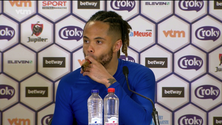 Тео с сигарой