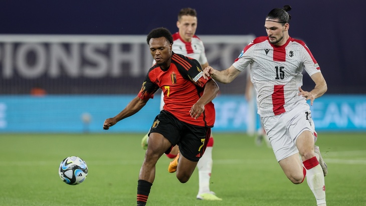 Саба Сазонов (справа)