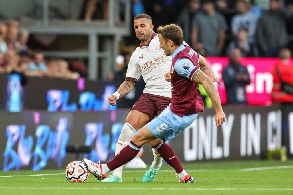 Фрагмент матча Бернли — Манчестер Сити