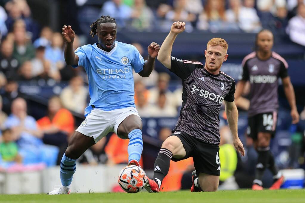 Фрагмент матча Манчестер Сити — Фулхэм