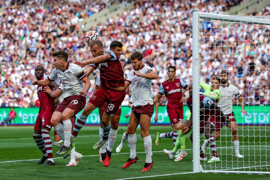 Фрагмент матча Вест Хэм — Манчестер Сити