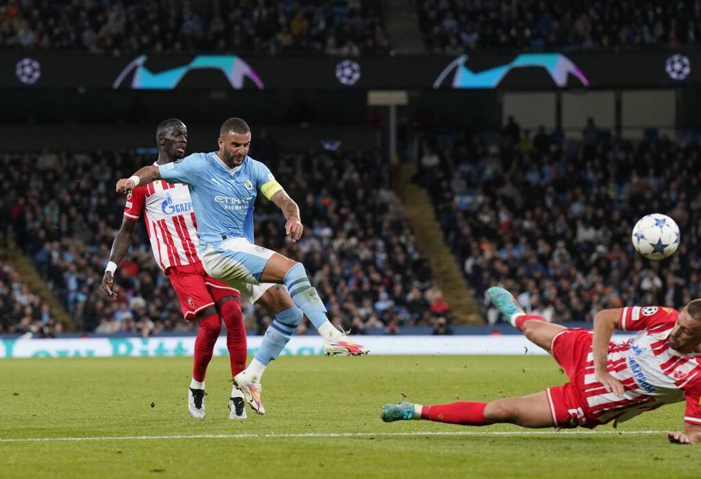 Фрагмент матча Манчестер Сити — Црвена Звезда