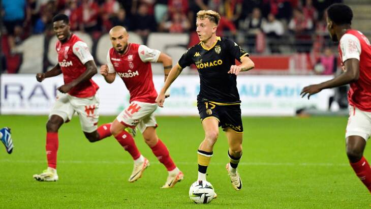 Александр Головин