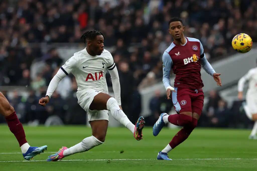 Фрагмент матча Тоттенхэм — Астон Вилла