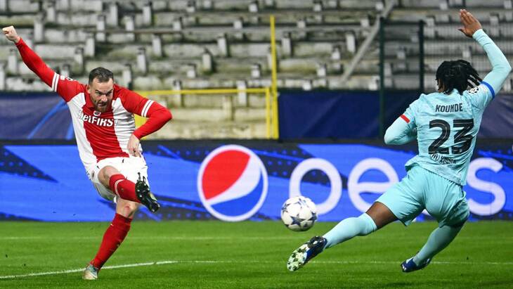 В атаке опытный Винсент Янссен В атаке опытный Винсент Янссен