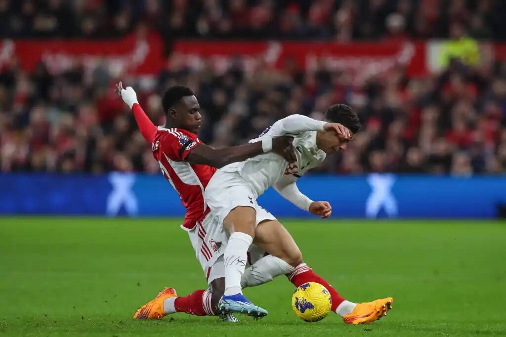 Фрагмент матча Ноттингем Форест — Тоттенхэм