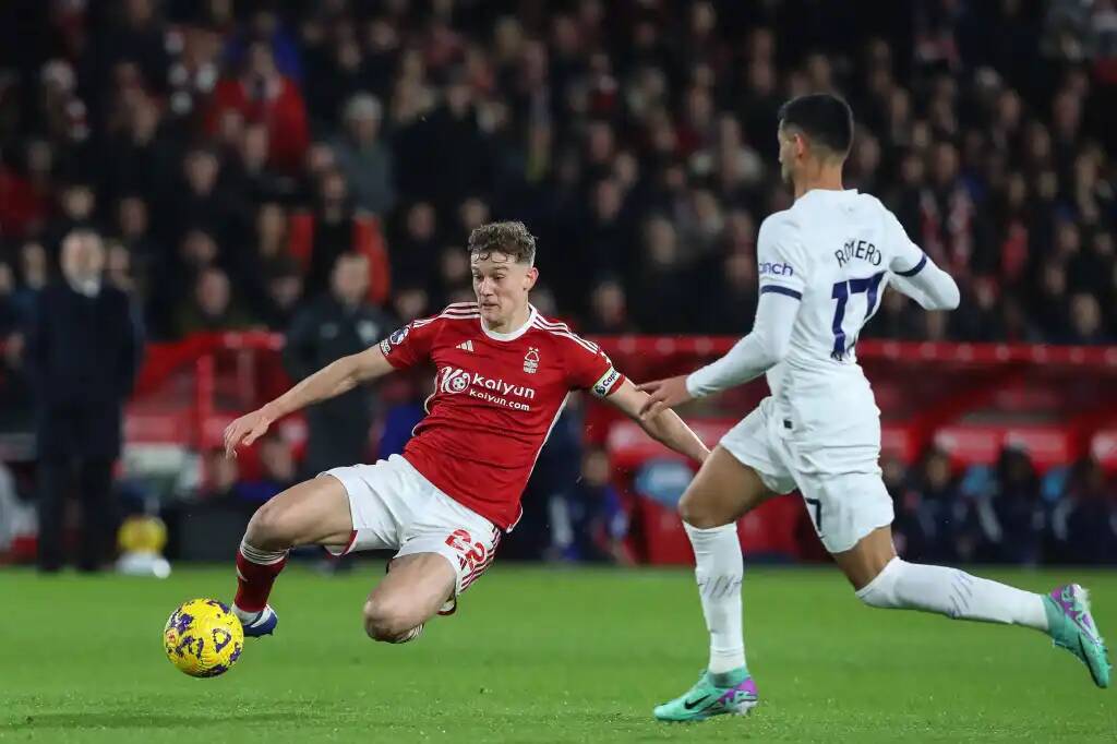 Фрагмент матча Ноттингем Форест — Тоттенхэм