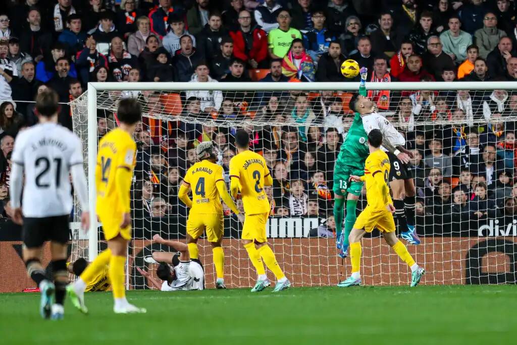 Фрагмент матча Валенсия — Барселона