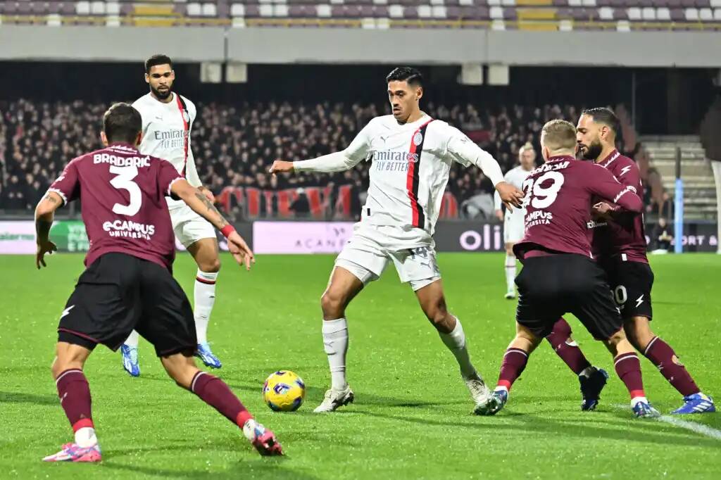 Фрагмент матча Салернитана — Милан