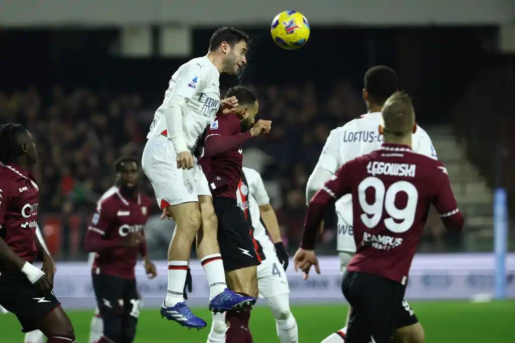 Фрагмент матча Салернитана — Милан