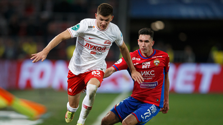 Никита Ермаков (справа)