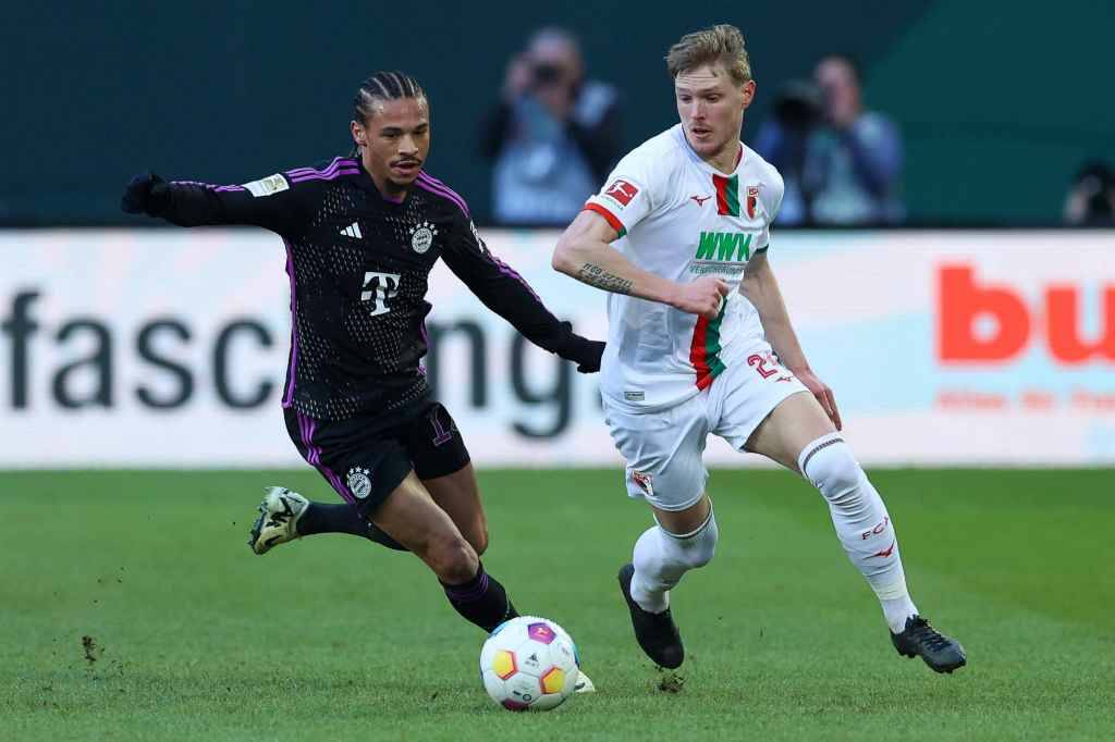 Фрагмент матча Аугсбург — Бавария