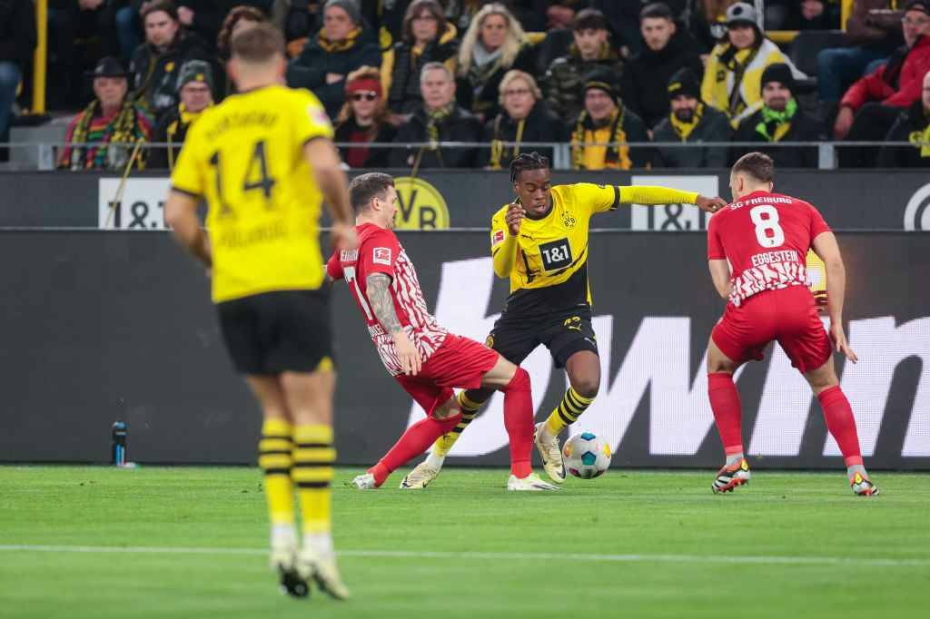 Фрагмент матча Боруссия — Фрайбург