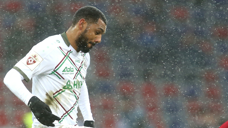 Янн М'Вила в футболке «Рубина»