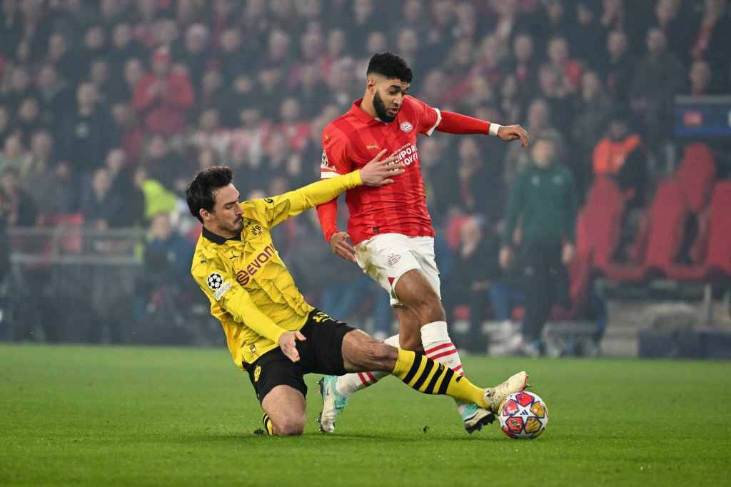 Фрагмент матча ПСВ — Боруссия