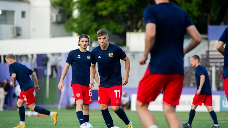 Футболисты молодежной сборной России