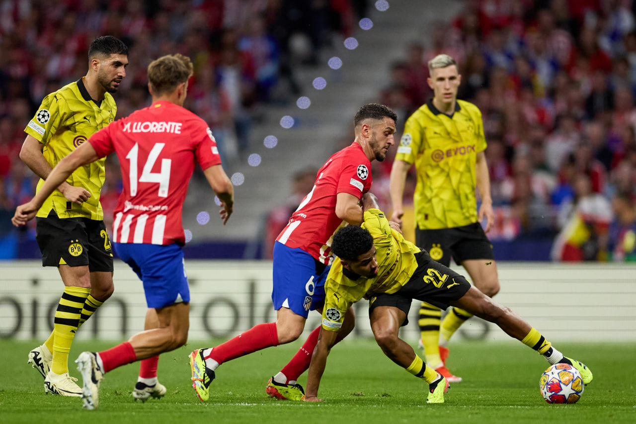 Фрагмент матча Атлетико — Боруссия