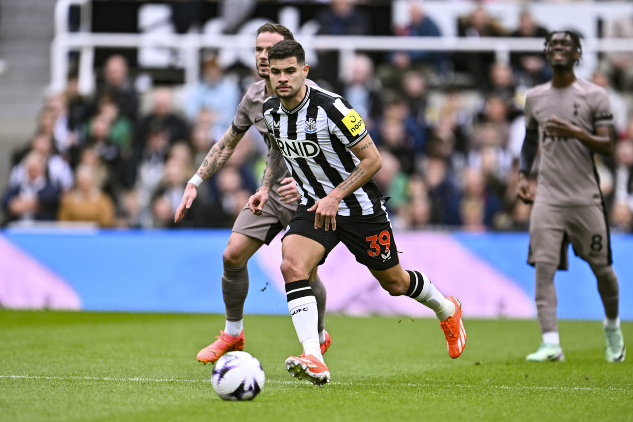 Фрагмент матча Ньюкасл — Тоттенхэм