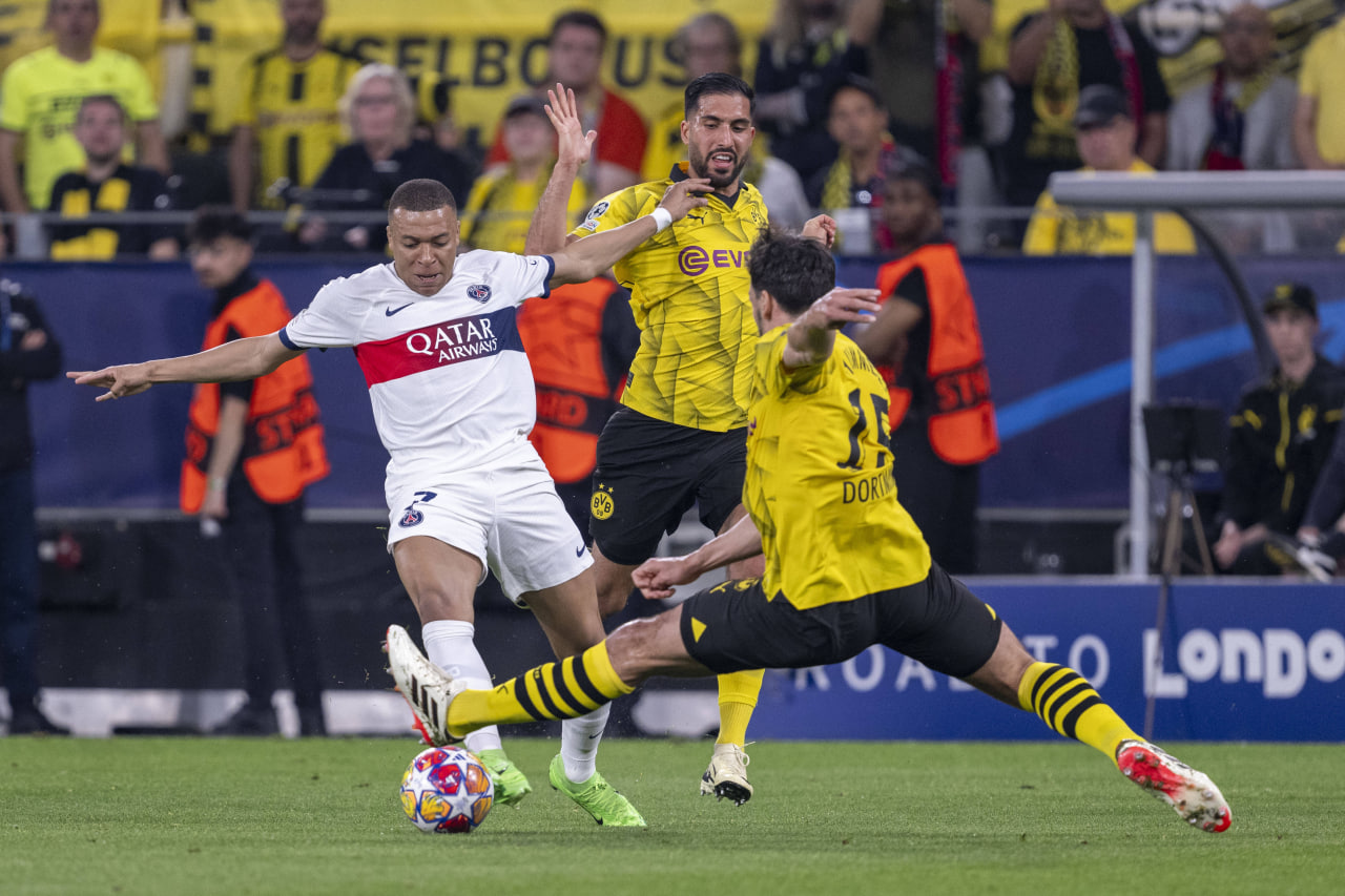 Фрагмент матча Боруссия — ПСЖ