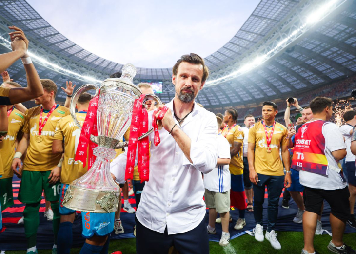 Сергей Семак — главный тренер «Зенита».