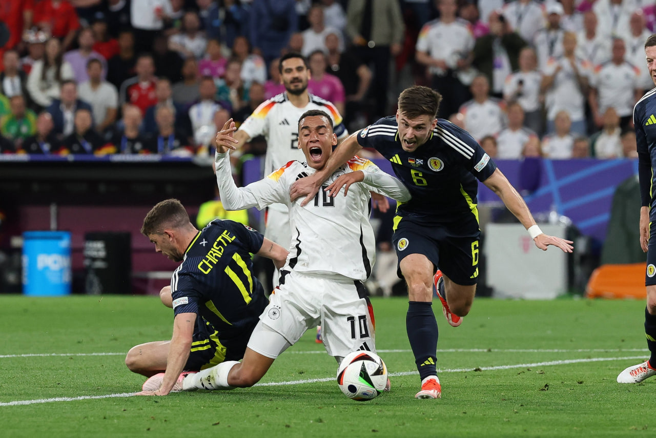 Фрагмент матча Германия — Шотландия